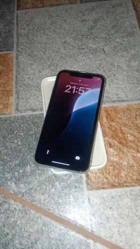 iPhone 11 branco,64g