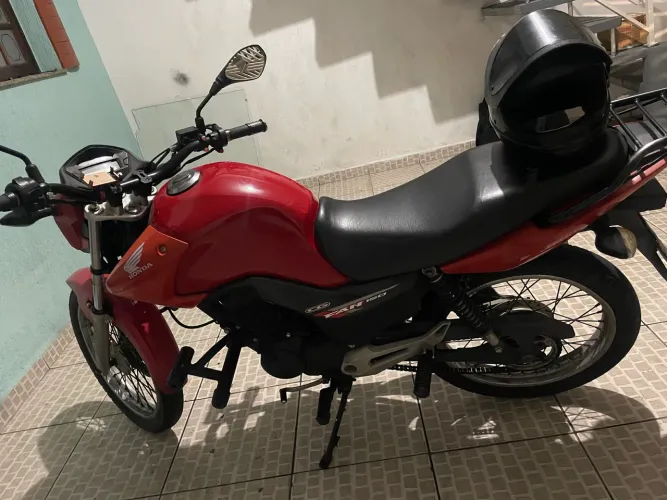 Vendo uma moto
