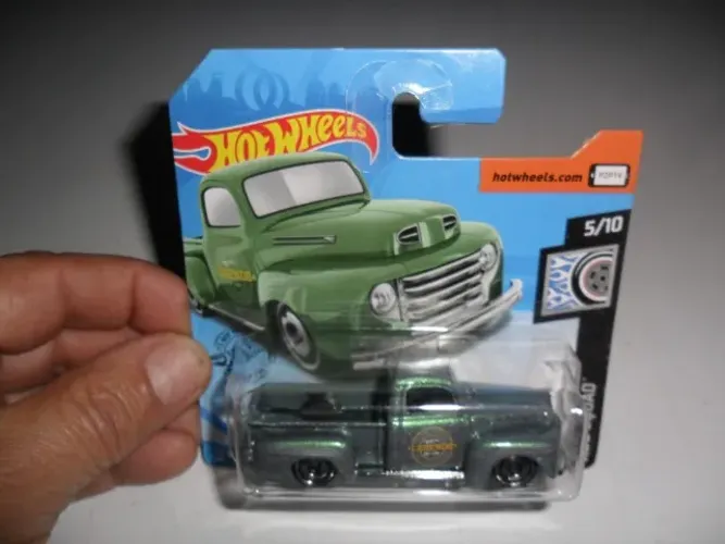 Hot Wheels lote com duas mini lacradas na cartela