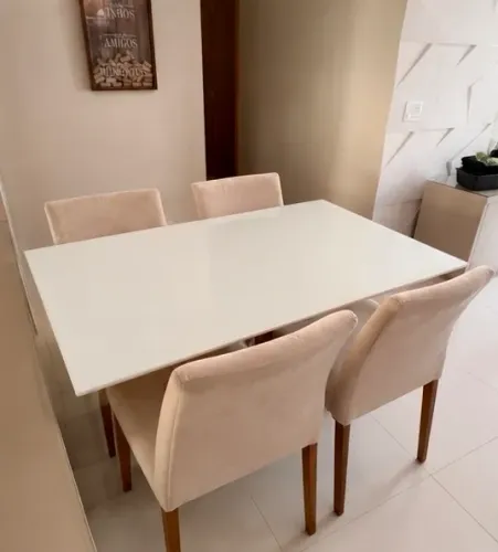 Mesa de Jantar com Tampo de Vidro + 4 Cadeiras Prima Linea Conjunto sofisticado