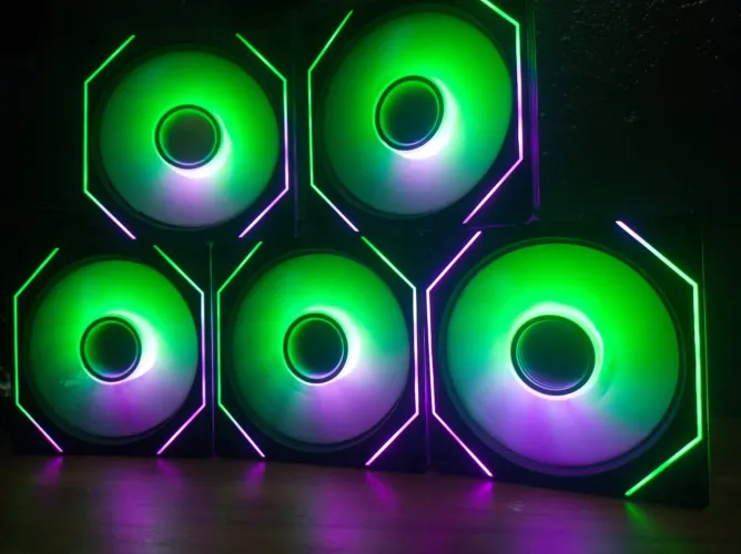 Kit 05 Fans RGB controlável pelo controle espelhado