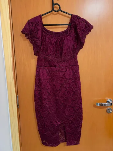 Vestido de festa midi - vinho de renda