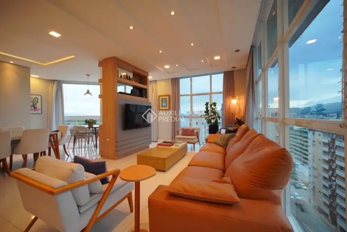 Cobertura Linear Exclusiva na Agronômica | Vista 360° para o Mar, 4 Suítes e Piscina Priva