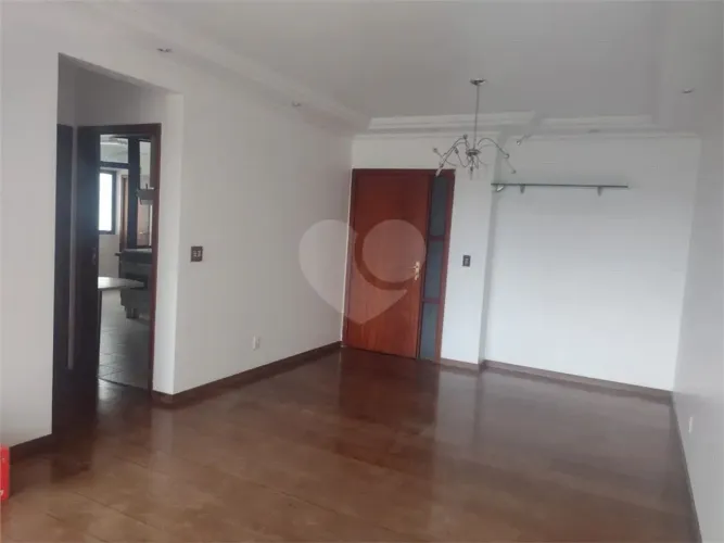 Apartamento à venda ou para alugar com 3 quartos, sendo 1 suíte, no condomínio Paraty, Sor