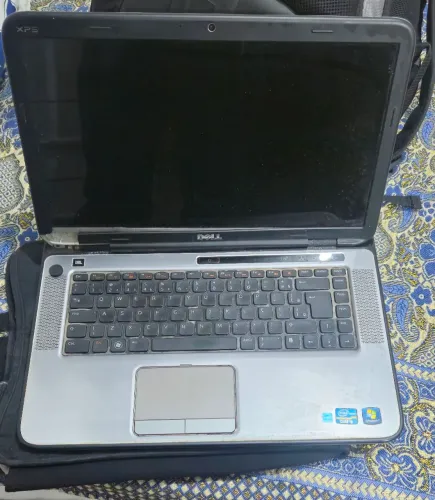 Vendo carcaça dell costuma l502x para desmonte e uso de peças... tela etc. 
