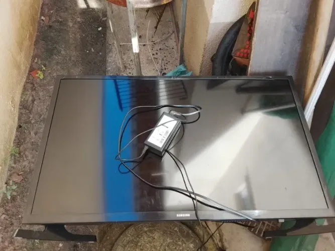 TV Samsung 200 Reais 