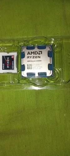 AMD Ryzen 5 8500G