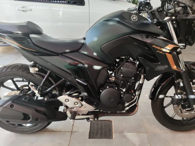 Fz 25