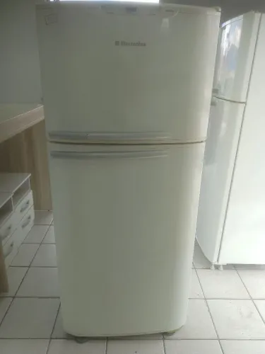 Geladeira Eletrolux Frost Free 3 meses de garantia entrega a combinar