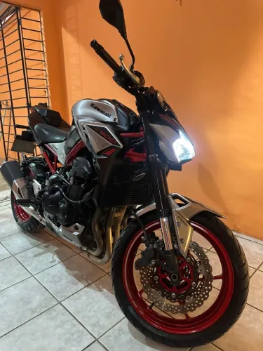 VENDO KAWAZAKI z900