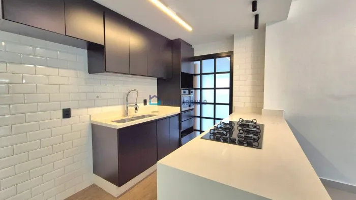 Apartamento com 3 quartos, 1 suíte, sacada e 1 vagas, na Chácara Inglesa!