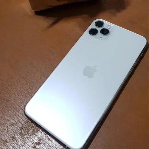 iPhone 11 Pro Max 64 giga de memória