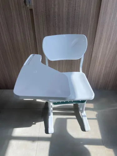 Vendo 4 carteiras escolares R$70 cada