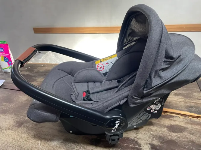 Bebe conforto muito novo 