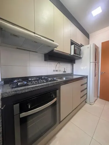 Cond. Upper MOBILIADO - 3 quartos sendo 1 suíte - 01 vaga de garagem