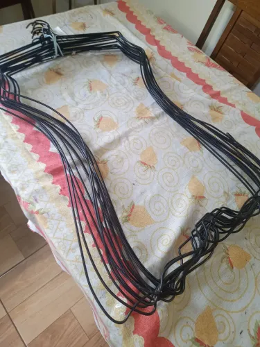 Conjunto de 20 Cabides Silhueta Aramados