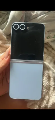 Vendo Samsung galaxy z Flip 6 com defeito.