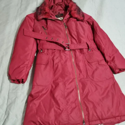Sobretudo feminino vermelho NOVO intocável, sem lavagem