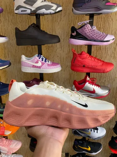 NIKE AVA ROVER - TAMANHO 46