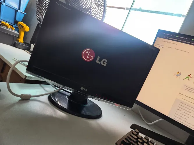 Monitor LG funcionando perfeitamente 