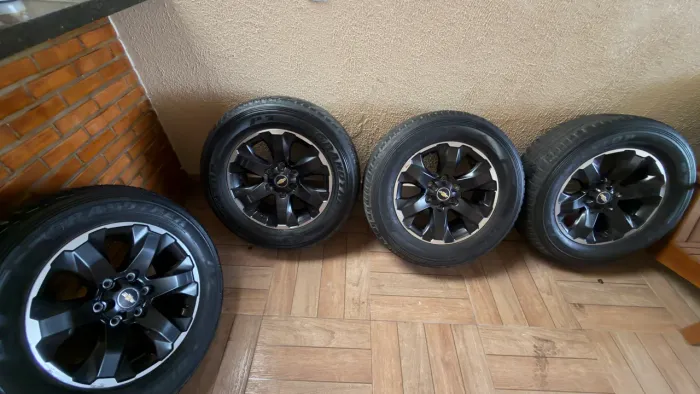 Pneus s10 