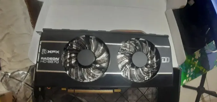 Placa de vídeo HD 6870 