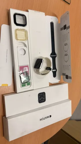 Apple Watch SE silver 44mm