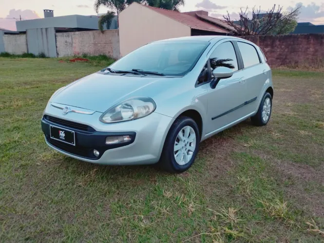 Fiat Punto Attractive 1.4 Fire Flex 8V 5P 2013