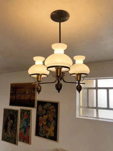Lustre Colonial Vintage 3 Lâmpadas | Vidro Leitoso e Metal