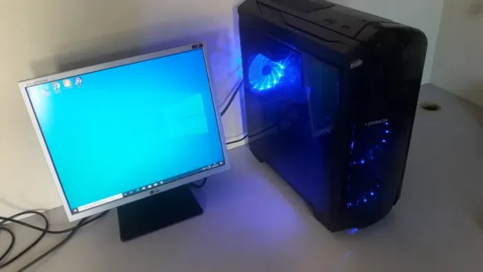 PC i5-7500 3.4ghz/ 8gb memoria ddr4/ SSD 240gb/ Fonte 500w real/ Monitor 19"