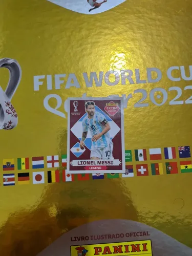 Figurinha legend de 2022 bordo/base do LIONEL MESSI