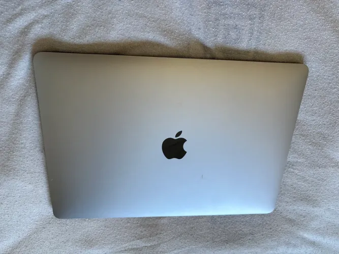 MacBook Pro 2017  8/256GB. 13?