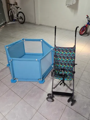 Só hoje vendo cercado para bebe e carrinho
