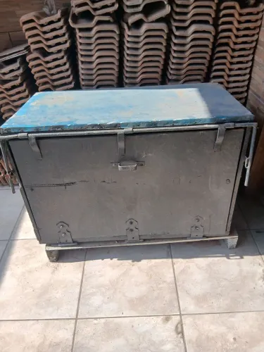 Cozinha de Caminhão Compacto e Robusto
