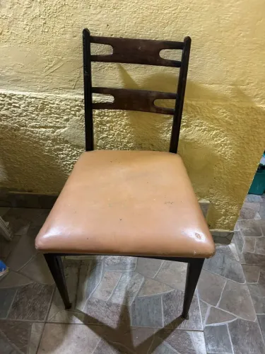 Cadeira vintage de madeira anos 60