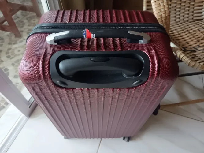 Duas Malas para viajar (média)