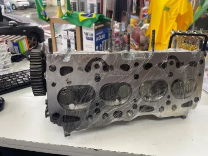Parte de cima do motor, Fiat mandei pra retifica porém troca parte ferro onde fica correia