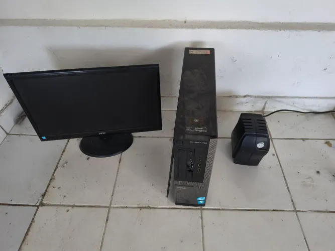 Vendo Pc, monitor e estabilizador (sucata)
