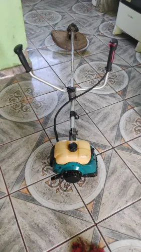 Roçadeira a Gasolina Makita RBC412U