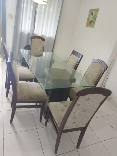 Vendo mesa de vidro Madeira com 6 Cadeiras Retirada Nova iguaba