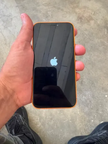 iPhone XR 128gb sabor 17 pro BATERIA VICIADA TEM QUE TROCAR