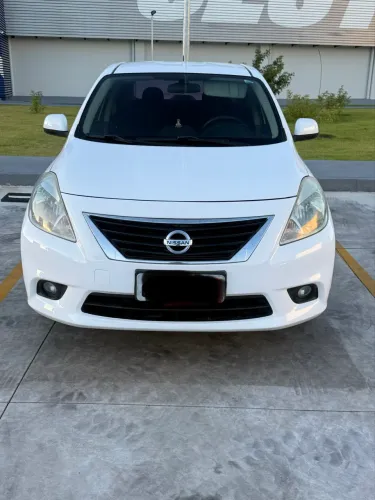 Nissan Versa SL 1.6 16V Flex Fuel 4P Mec. 2014