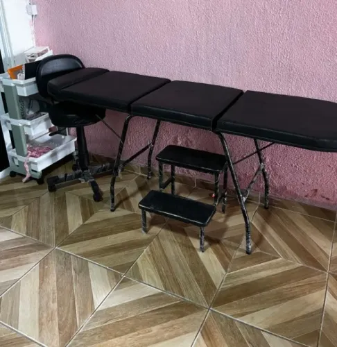Maca para estética, puff, escada