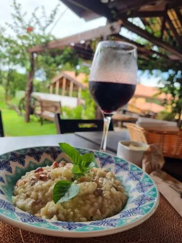 Contrata-se chef/cozinheiro(a) freelancer apenas para finais de semana