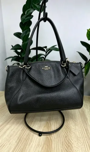Bolsa coach original preta acompanha alça removível código 126-9 altura 23 cm e 27 compri