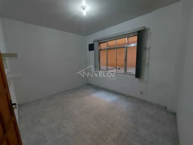 Apartamento - / Residencial / Centro
