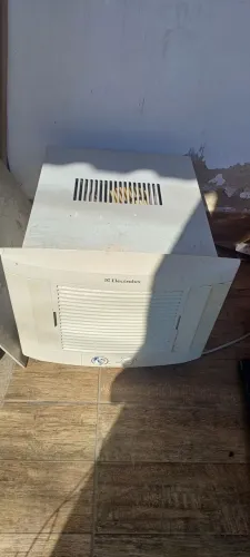 Ar condicionado Eletrolux 7500 btu janela