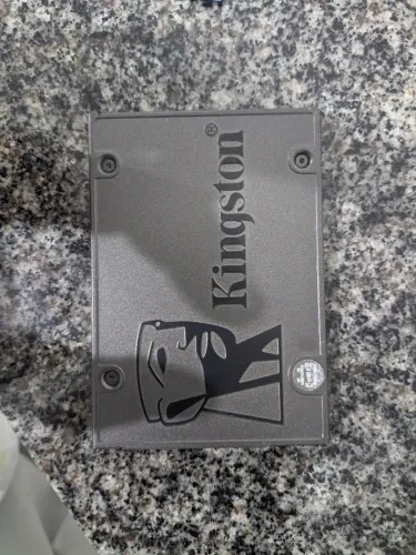 SSD 100% saudável como mostra o Cristal disk.