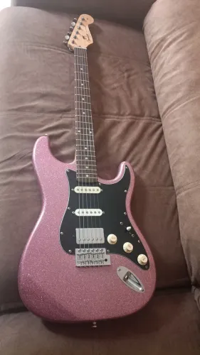 Guitarra stratocaster Fender customizada