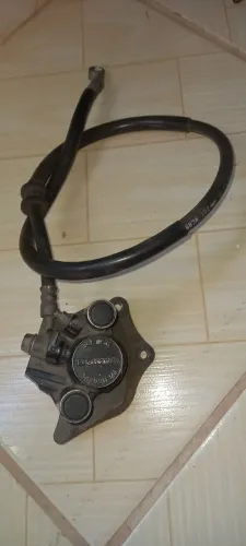Vendo pinça de freio dianteiro Titan 150 2004 até 2008